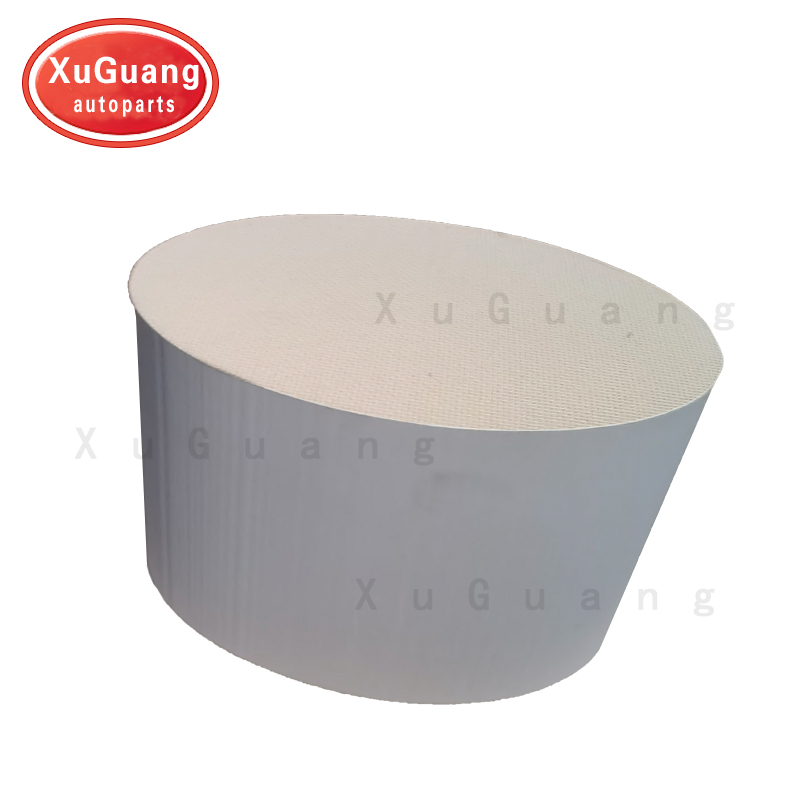 Catalizador de cerámica del panal del extractor oval del coche para el convertidor catalítico del coche